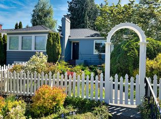 3240 W Viewmont Way W, Seattle, WA 98199