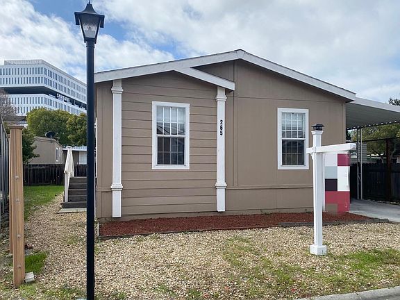 2nd image of 265 El Bosque Dr #265