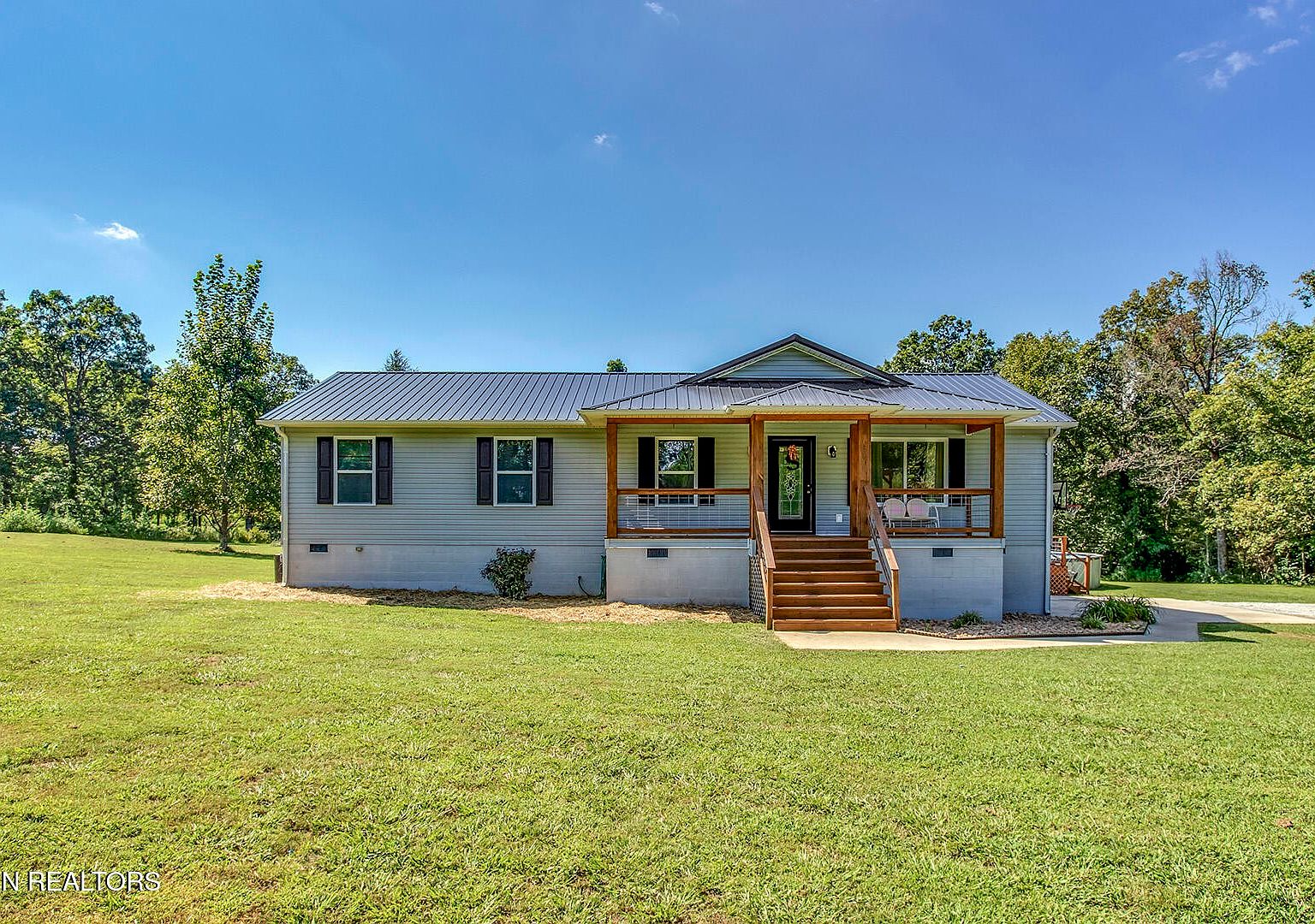 値下げ不可　house on the hill_ Parent Bag_Tile 3330 Tabor Loop, Crossville, TN 38571 | Zillow
