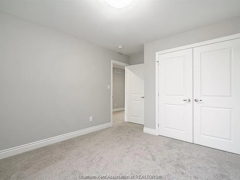 32 Betty Ct — Photo 12