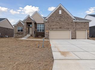 14244 Red Oak Dr, Belleville, MI
