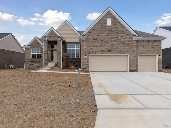 14244 Red Oak Dr, Belleville, MI 48111