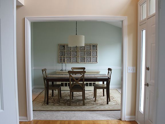 5th image of 406 Rosewood Ct