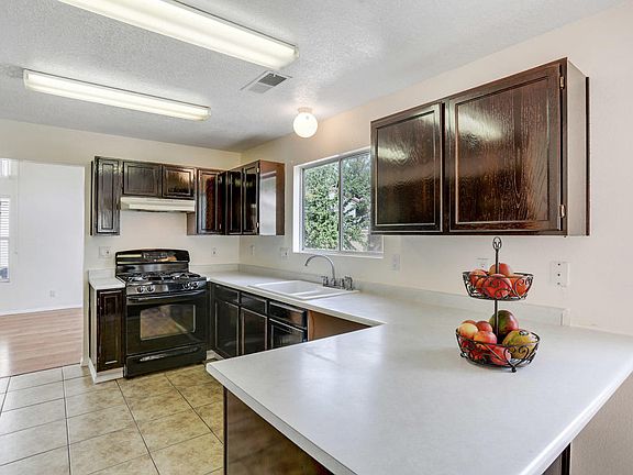 5th image of 8215 Calle Ensueno NW