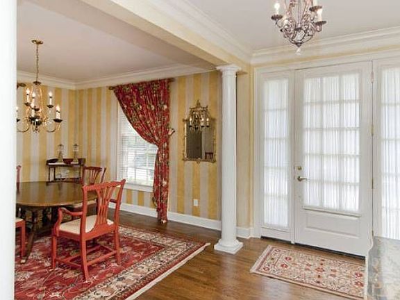 4th image of 39 Pickett Pl