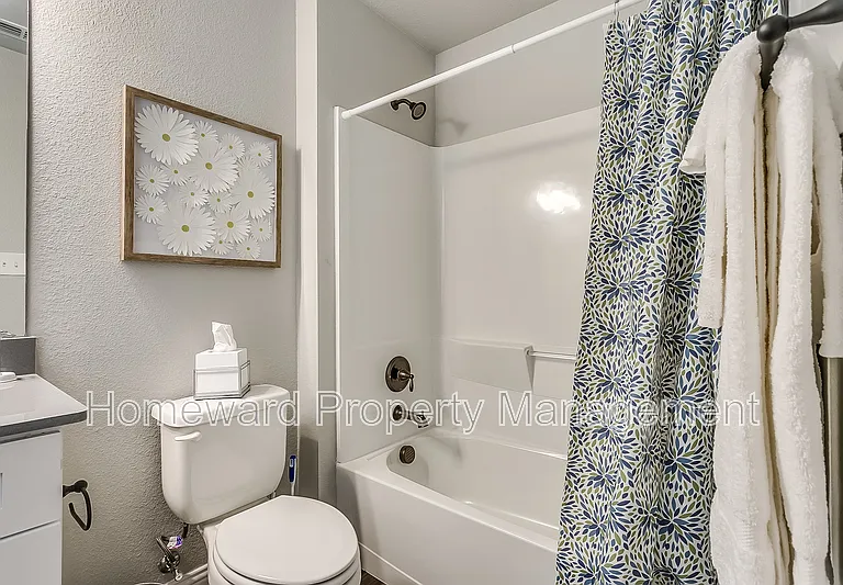 825 Juno Ln — Photo 42