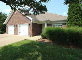 8212 Delta Cir, Louisville, KY 40228