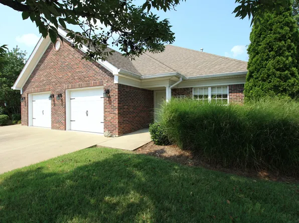 8212 Delta Cir, Louisville, KY 40228
