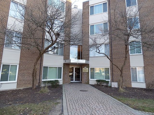 1st image of 140 W Wood St Unit 125