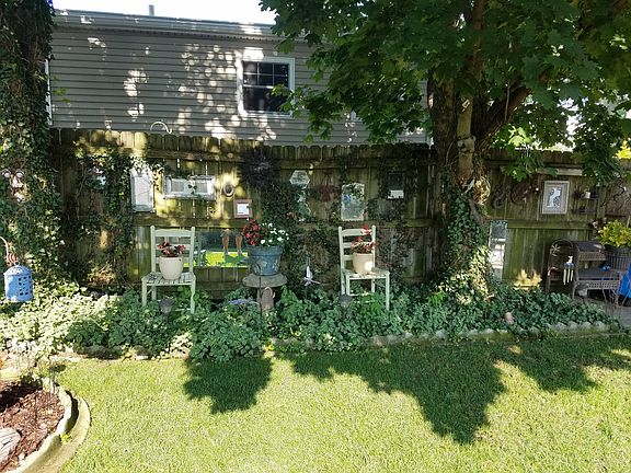 5th image of 527 E Livingston St