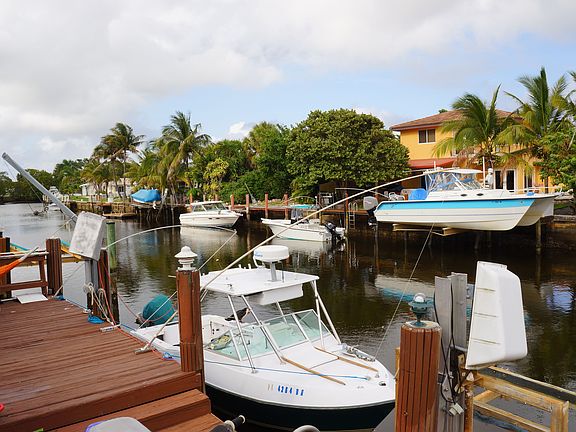 WATERFRONT - BOAT DOCK 