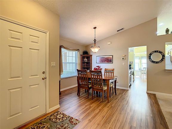 4th image of 3946 River Crest Cir