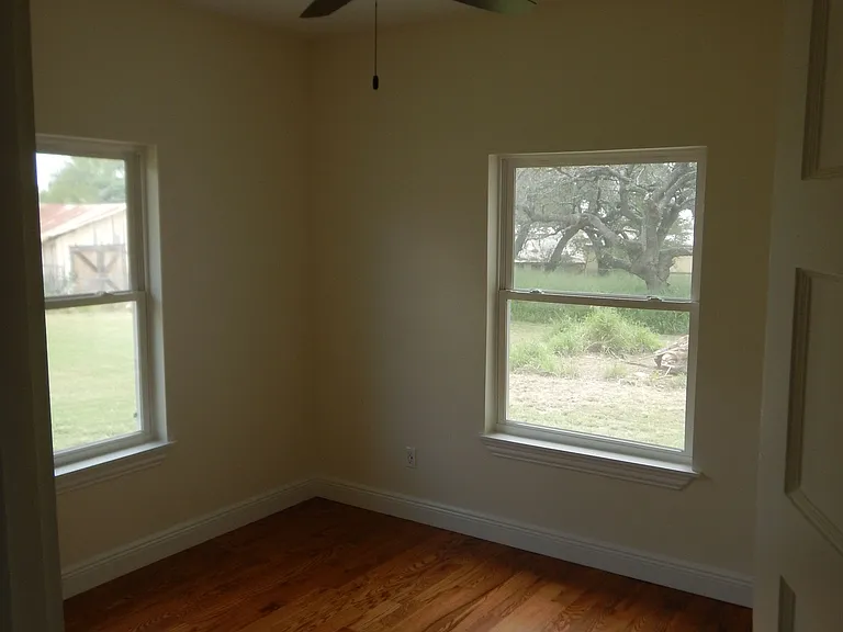412 Bowman Ave — Photo 15