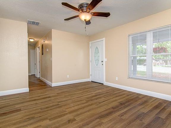 3rd image of 3802 Hickory Ave