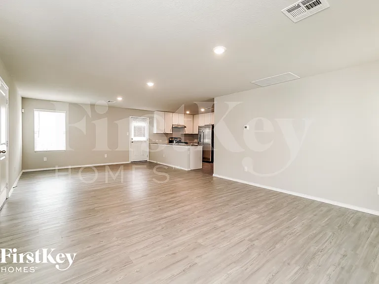 10786 Prusiner Dr — Photo 3