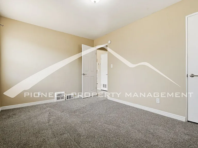 1416 Ironton St — Photo 11