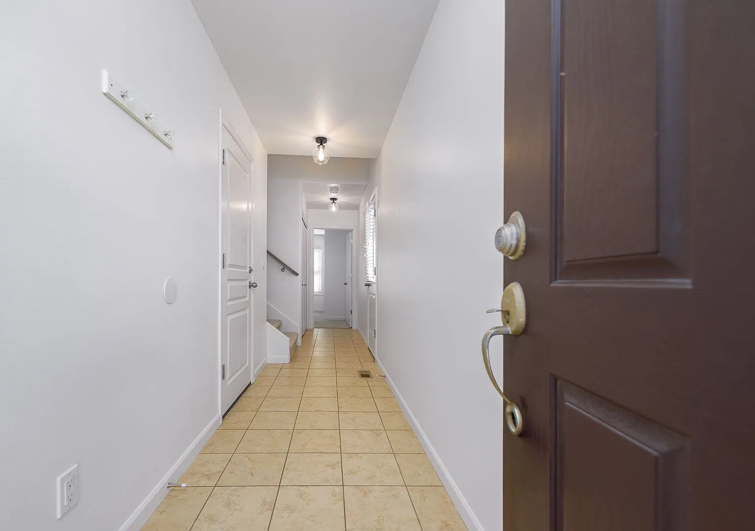 Beautiful North Bend Townhome 2 Primary Suites, Fireplace & Private Outdoor Space! — Photo 4