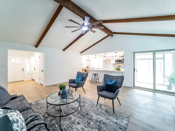 304 Rhineland Rd, Benbrook, TX 76126