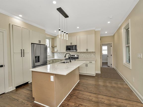 3rd image of 21 Marcella St