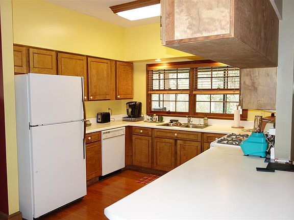 2nd image of 3331 Juniper Road
