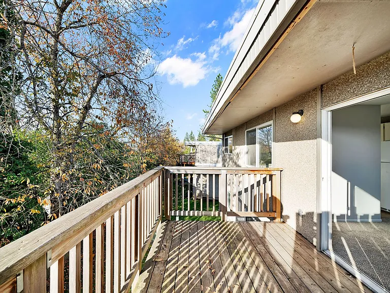 Driftwood Terrace — Photo 22