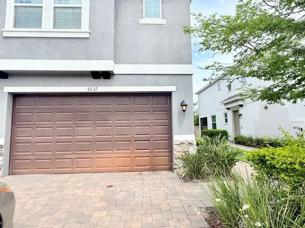 3237 Painted Blossom Ct, Lutz, FL 33558