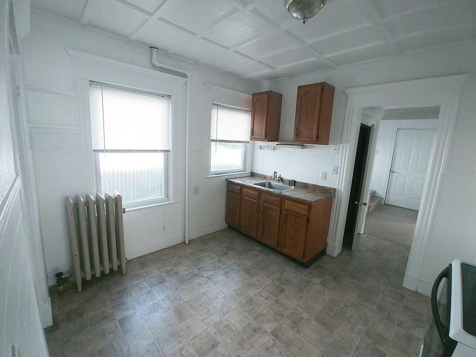 2nd image of 163 Main St