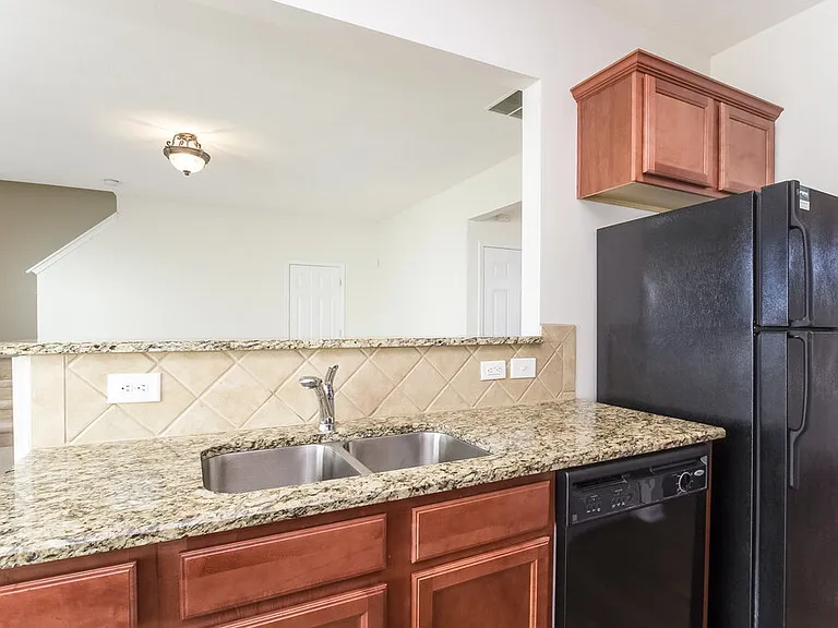 815 Forsythia Way — Photo 10
