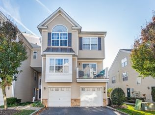 108 Mountainside Dr, Pompton Lakes, NJ 07442