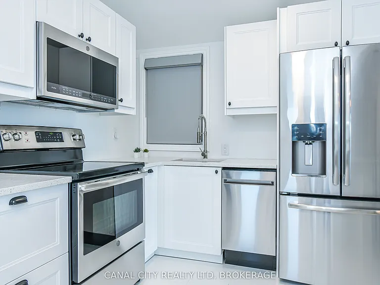 6 Colton Ave — Photo 16