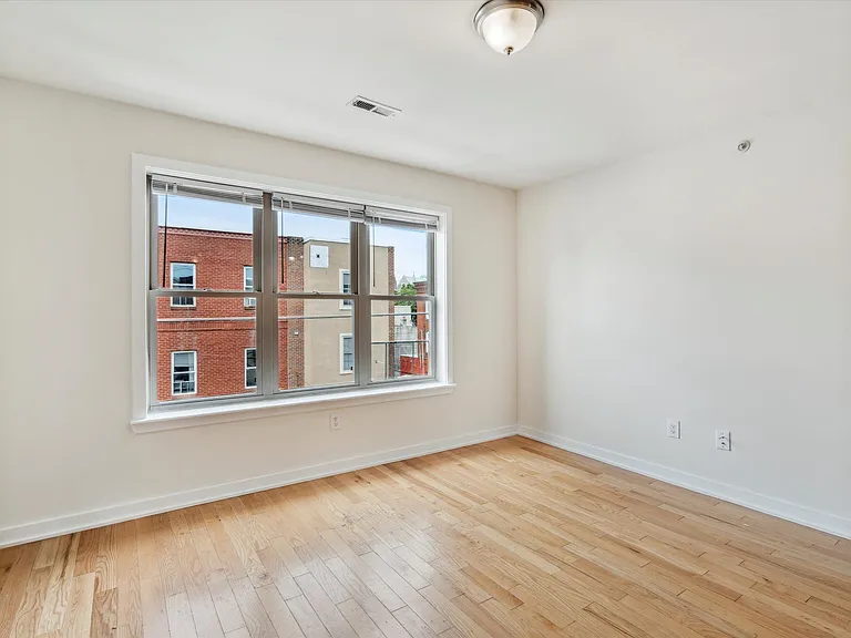 2025 N 17th St #202 — Photo 10