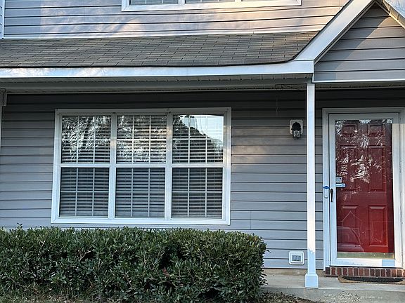 2nd image of 3202 Summercroft Ln