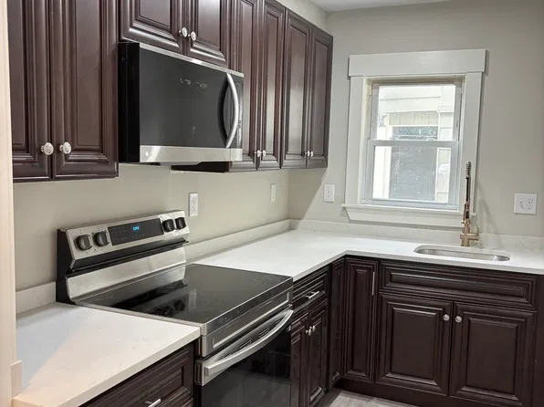 22 Pleasant St, Fitchburg, MA 01420