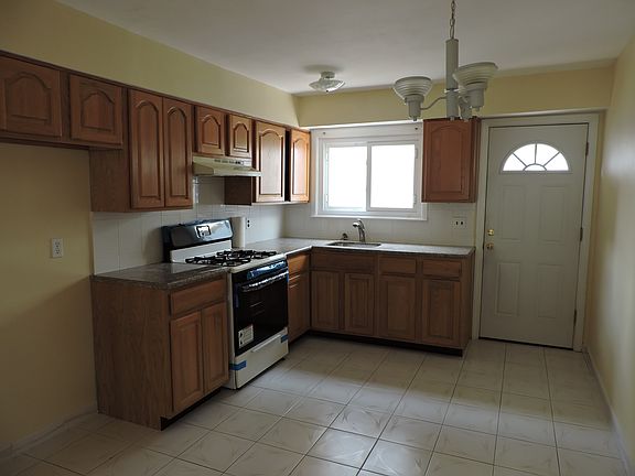 Eat in Kitchen
