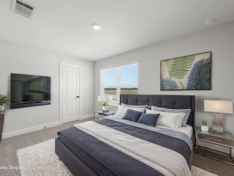 240 Live Oak Ln — Photo 17