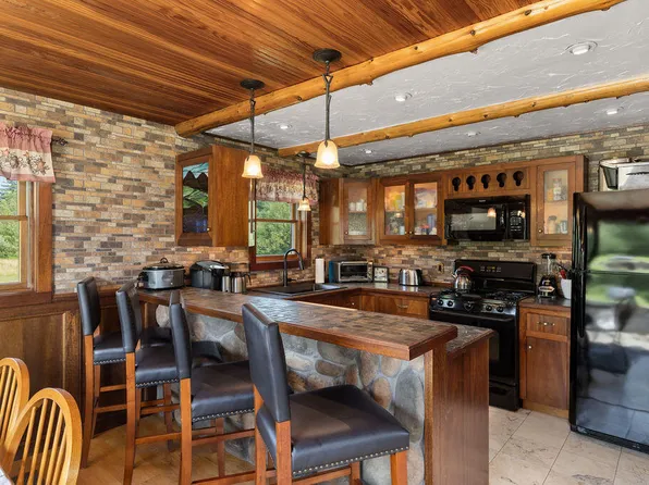 103 Perkins Ln, Wilmington, NY 12997