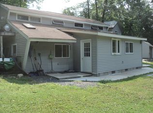 461 Warren Wright Rd, Belchertown, MA 01007