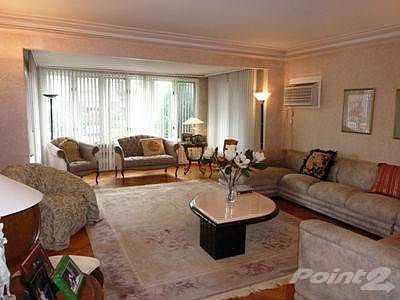 Large Living Room with Front Den!