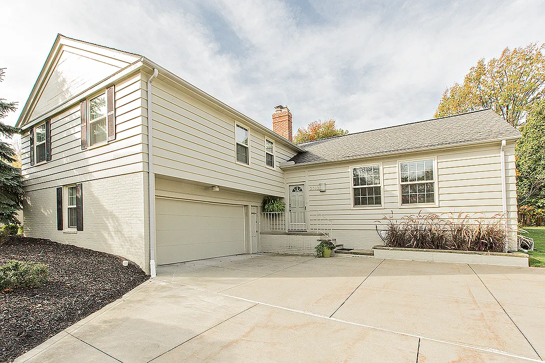 2692 Green Rd photo 1