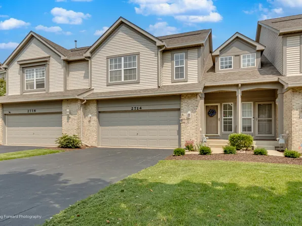 2714 Whitlock Dr, Darien, IL 60561