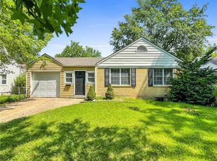 132 W Pocahontas Ln, Kansas City, MO 64114