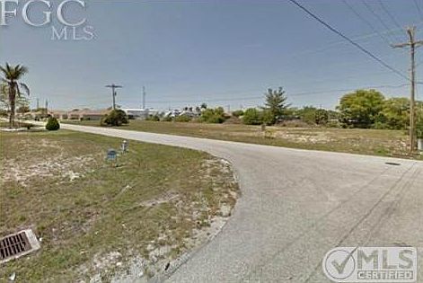 3rd image of 1452 SE 10th Ter