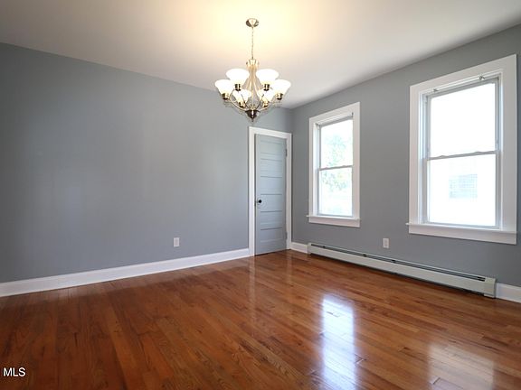 4th image of 417 Eleanor Street