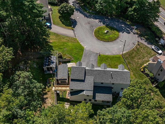 4th image of 20 Cobble Hill Road