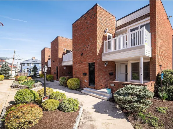 408 Wesley Ave APT 204, Ocean City, NJ 08226