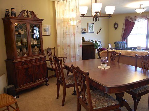 3rd image of 1410 Pembroke Cir