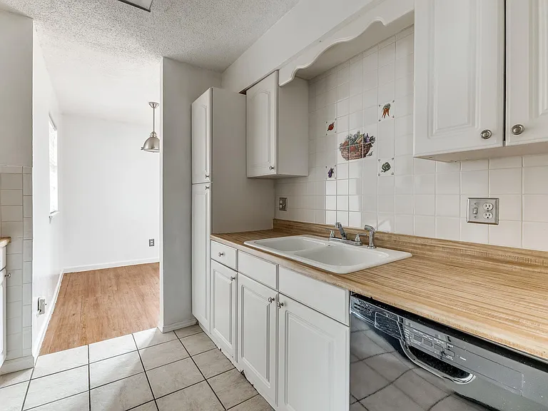 6728 N Meridian Ave #F — Photo 28