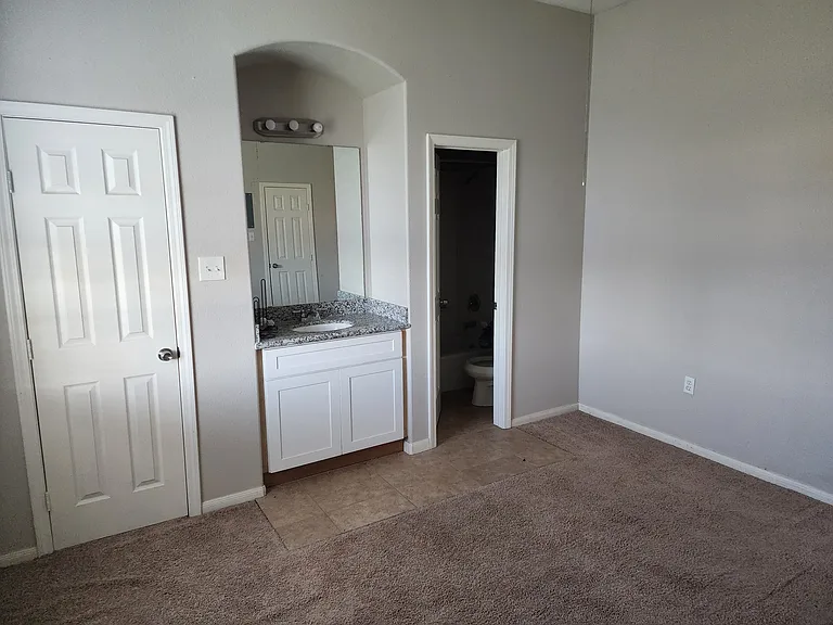 811 Lawson Rd #4 — Photo 6