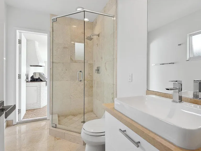 40 Isla Bahia Dr — Photo 23