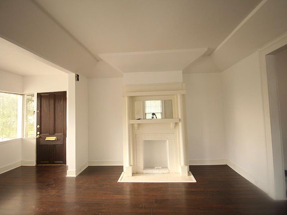 2nd image of 2201 Octavia St #2